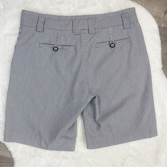 Grace Seersucker Stripe Bermuda Shirt Gray White 4 Stretch Flat Front - Picture 2 of 8